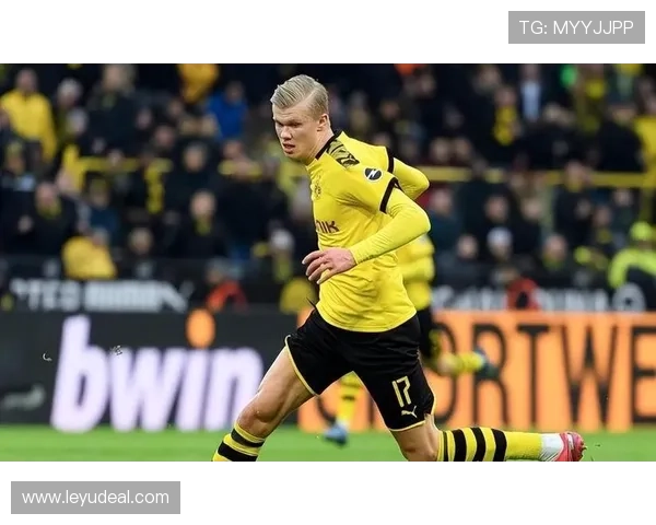 哈兰德与同期前锋关键战决定性表现对比