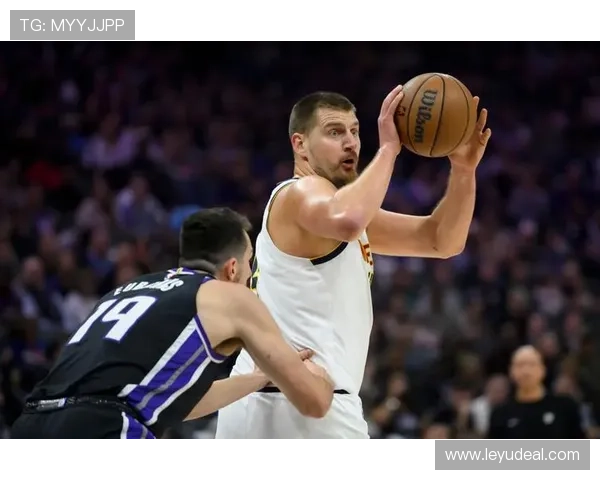 11冠拉塞尔护筐主导，限制二次进攻强于约基奇