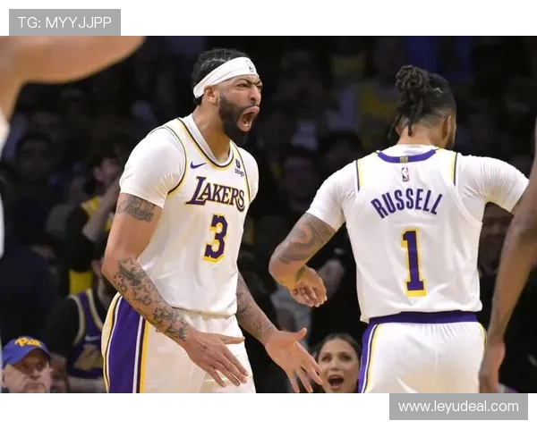 安东尼·戴维斯挡拆制造错位效率提升明显，拉开湖人内线防守差距