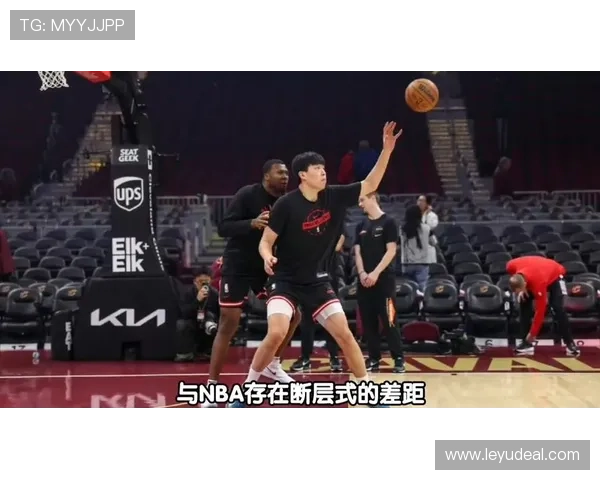 杨瀚森挡拆吸引内线 拉开外线较上赛季更高效