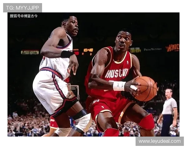 卡里姆·阿布杜尔-贾巴尔挡拆单打效率领先奥拉朱旺引领内线得分新时代