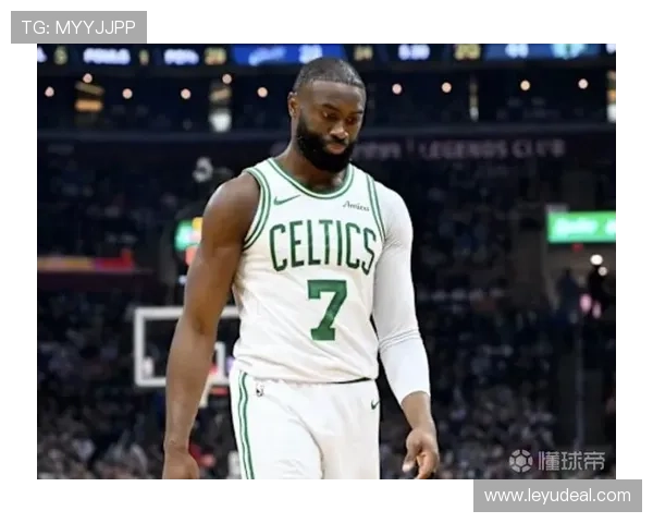 杰伦·布朗减少单打转挡拆对位内线提升效率