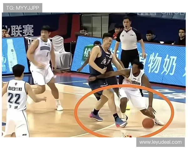 篮球技术犯规详解:裁判如何判定场上行为违规?